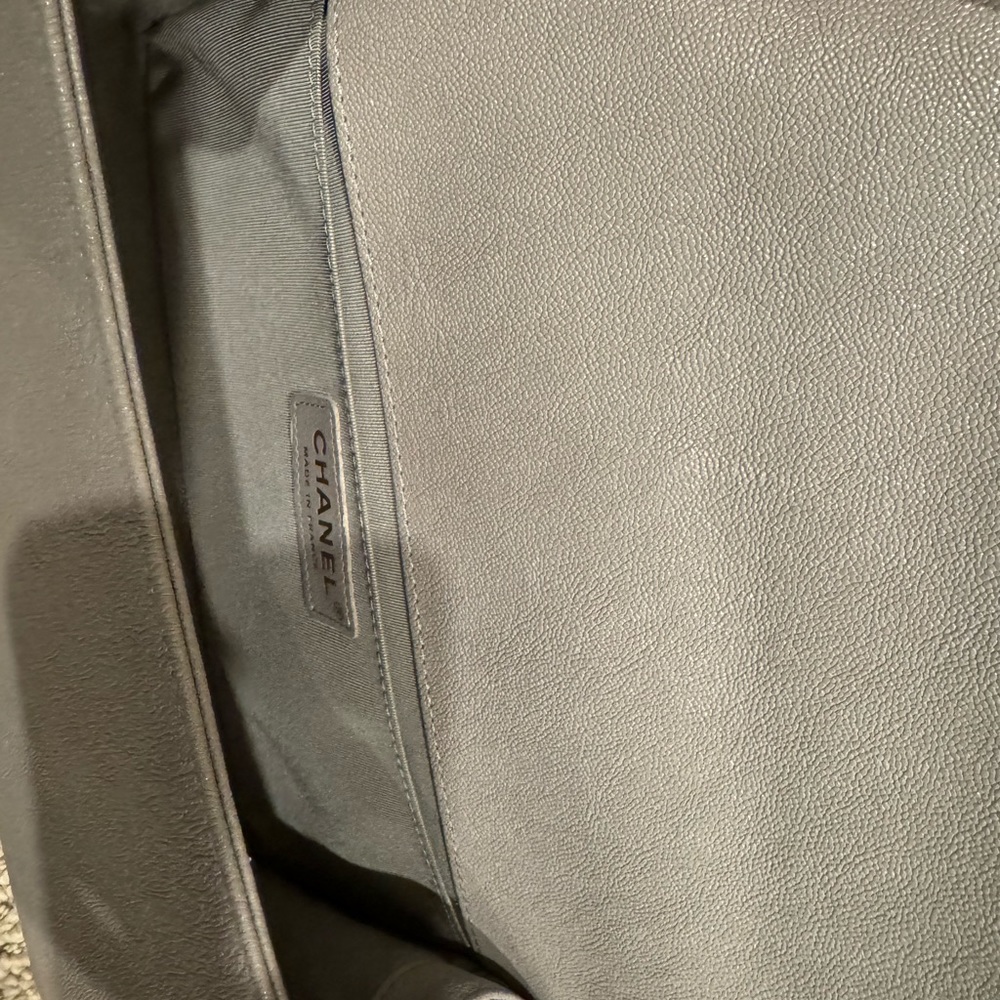 Chanel le boy - Picture 9 of 13